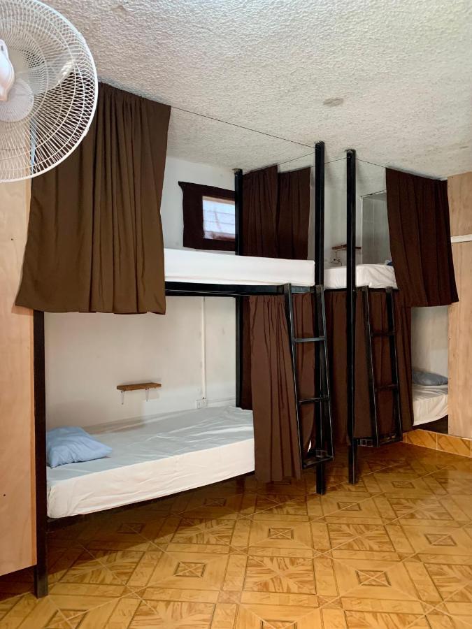 Spanglish Hostel Valladolid  Kültér fotó