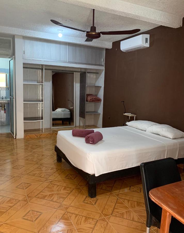 Spanglish Hostel Valladolid  Kültér fotó