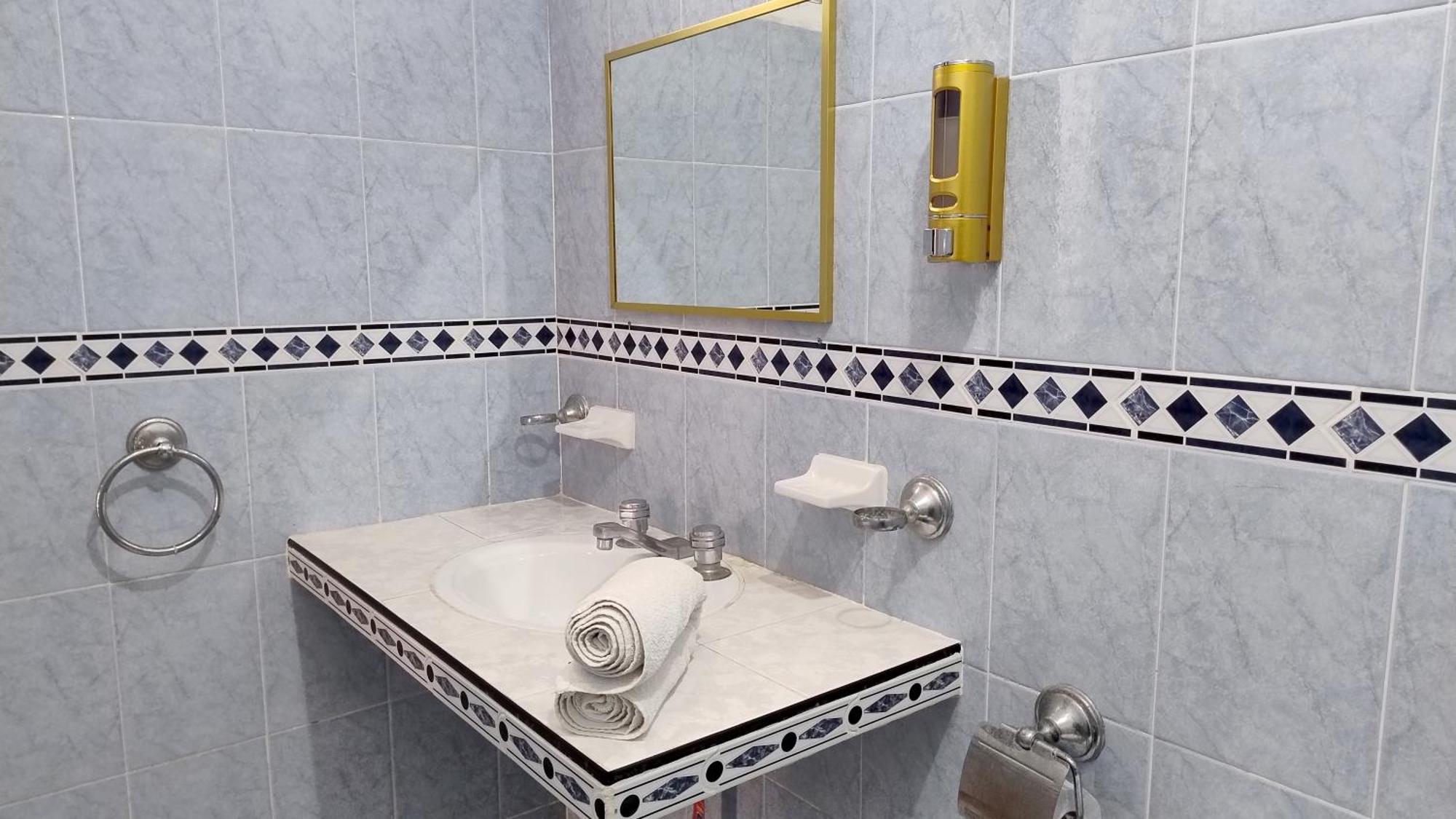 Spanglish Hostel Valladolid  Kültér fotó
